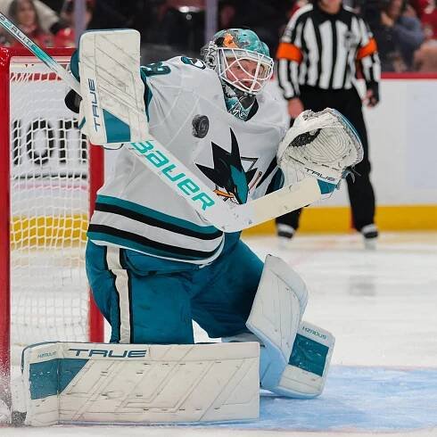Matthew Tkachuk, Panthers hold Sharks at bay