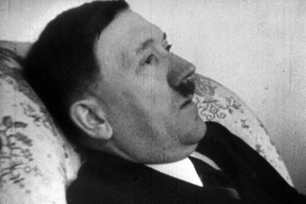 Co se dělo po smrti Adolfa Hitlera: Pálení vůdcova těla bylo pro personál trauma
