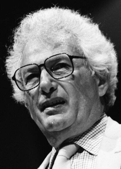 Soubor:Joseph Heller1986 (cropped).jpg