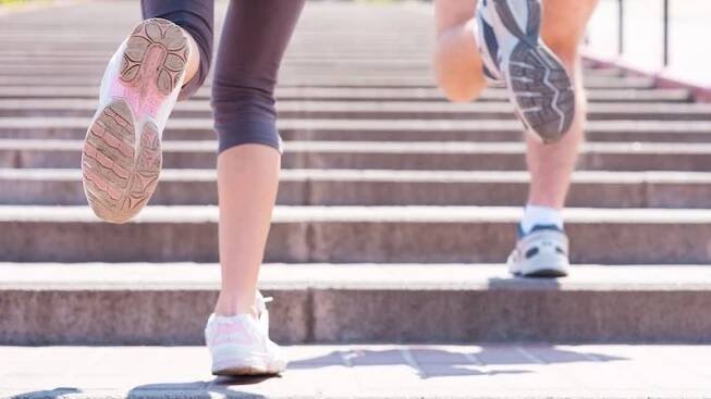 Zadýcháváte se při chůzi do schodů? Je na čase zlepšit si fyzičku - Novinky