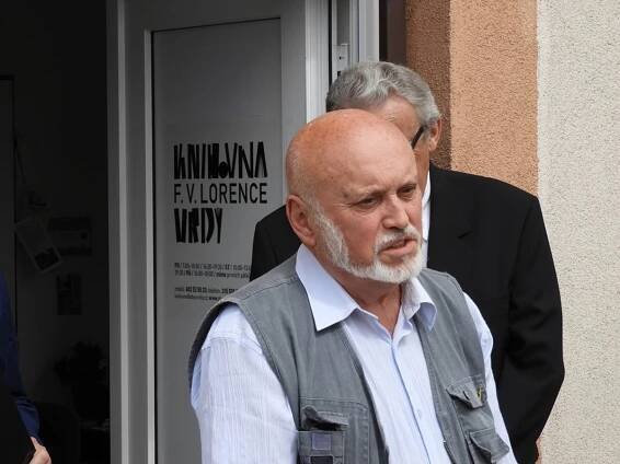 Knihovna ve Vrdech nese jméno zbyslavského rodáka Františka Lorence