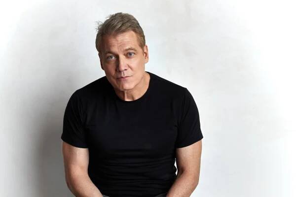 Holt McCallany