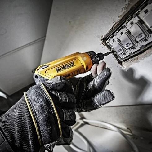 DeWALT DCF680G2 Aku Gyroskopický šroubovák 1/4" (4Nm/2x1,0Ah/7,2V) kufr Tstak