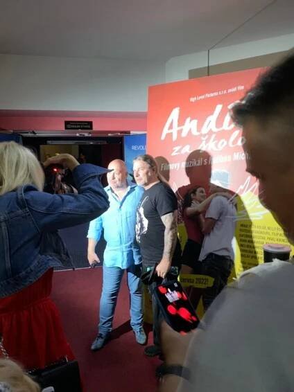 Andílci za školou- nový filmový muzikál režiséra Jana Lengyela.