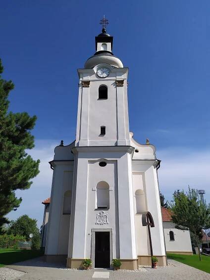 Pusté Úľany – Wikipédia