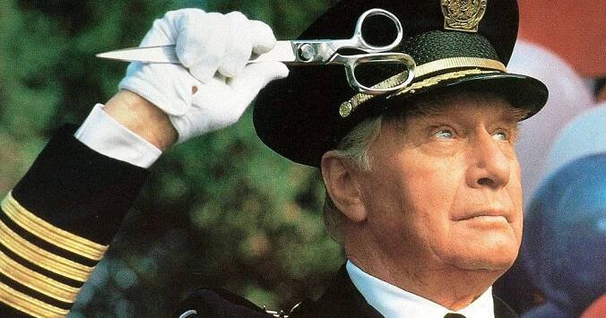 Zemřel velitel z Policejní akademie, Lassard zažil velkou rodinnou tragédii