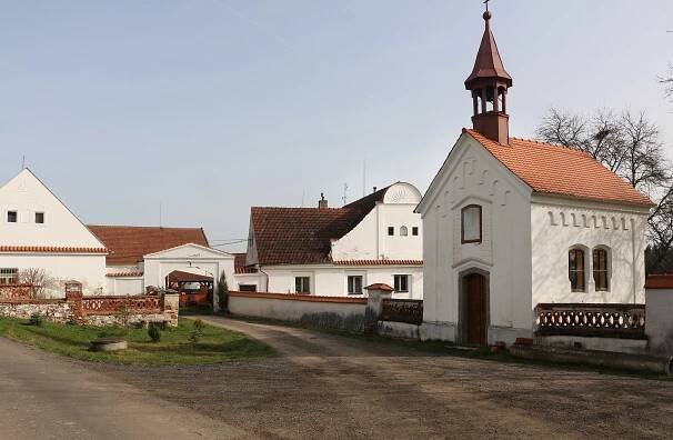 File:Planá nad Lužnicí, Lhota Samoty, common.jpg