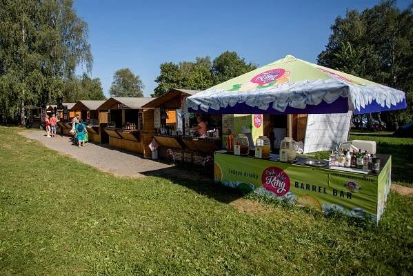 PODÍVEJTE SE: Tak to vypadá na Olešné: aquapark i kemp v obležení návštěvníků