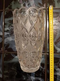 Broušené sklo - váza - Starožitnosti