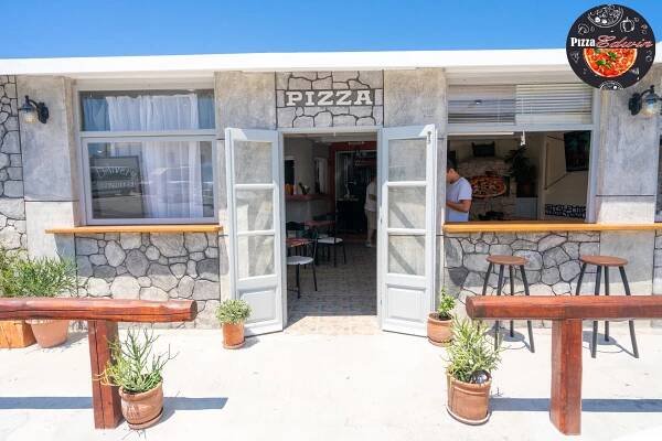 Santorini Pizza Restaurant in Oia - Restaurant Pizzeria Edwin