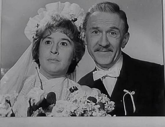 Frantisek Filipovský and Stella Zázvorková in Mezi námi zlodeji (1964)