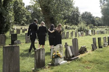 Velká neznámá aneb děti na pohřbu