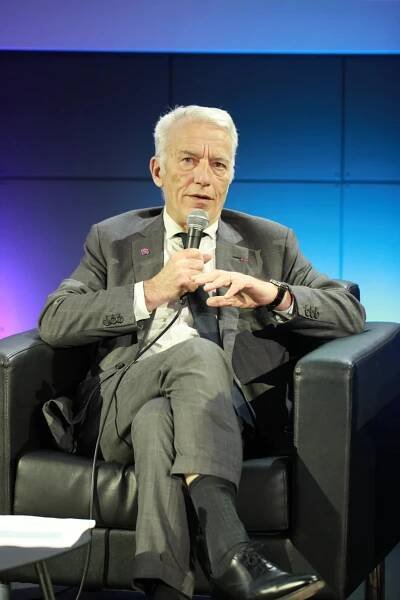 Employability is a matter of public interest" said Patrick Martin, the President of the French business confederation (MEDEF