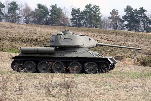 Súbor:Kapisova detail tank v priestore.jpg – Wikipédia
