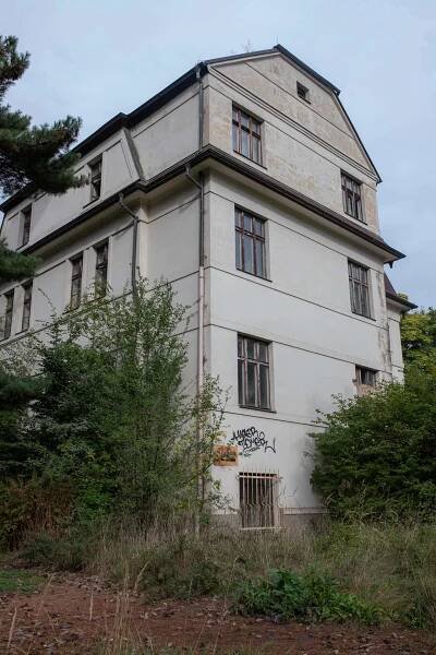 PRAHA – ZÁMEK VELESLAVÍN – PROBUZENÍ — Den architektury Archív