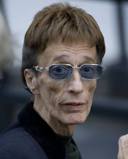 Robin Gibb z Bee Gees upadl do kómatu