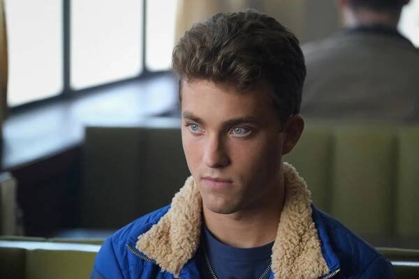 Superman a Lois - Má matko, kdepak jsi? - Z filmu - Jordan Elsass