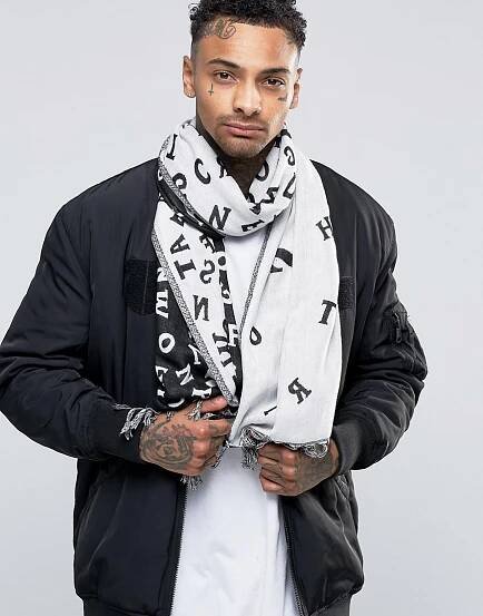Šátky s logem: fleece s logem aplikace