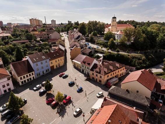 Zámecký park Vlašim – zámek, řeka Blanice, Čínský pavilon a další stavby