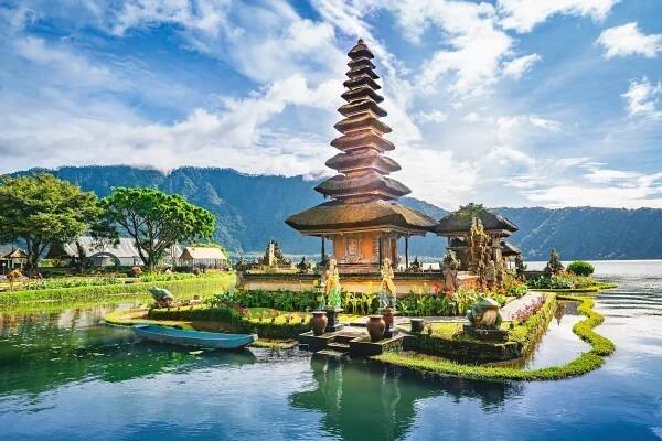 chrám ulun danu beratan, bali , indonésie - bali - stock snímky, obrázky a fotky