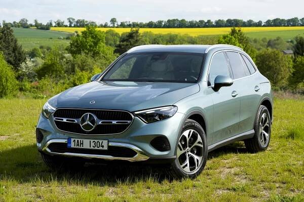 Test Mercedesu GLC: Nadchne i téměř v základu