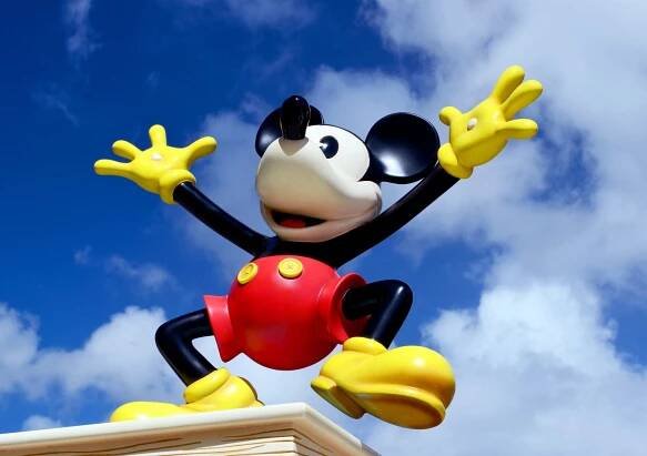 150 Disney Jokes & Puns: For the Whole Family
