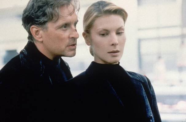 Hra - Z filmu - Michael Douglas, Deborah Kara Unger