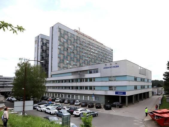 V Rooseveltovej nemocnici náhle ochorelo takmer 200 zamestnancov! Môže za to vysoko nákazlivý vírus