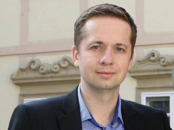 Spor o autobazar v centru Brna: vystavené vozy předčasně zmizí z náměstí