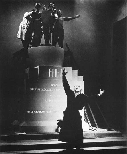 Metropolis (1927), During shooting in Hel's room, Rudolf Klein-Rogge, production still. 
