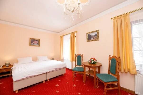 Hotel s parkováním - Český Krumlov - Rožmberský dvůr - unikátní hotel v centru