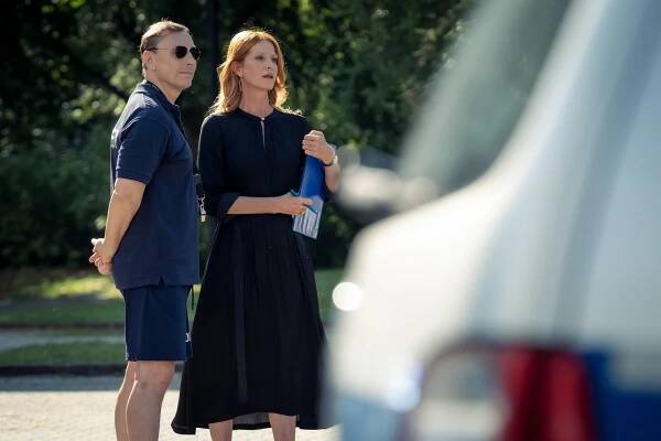 Blutige Anfänger - Stirb zweimal - Z filmu - Werner Daehn, Esther Schweins