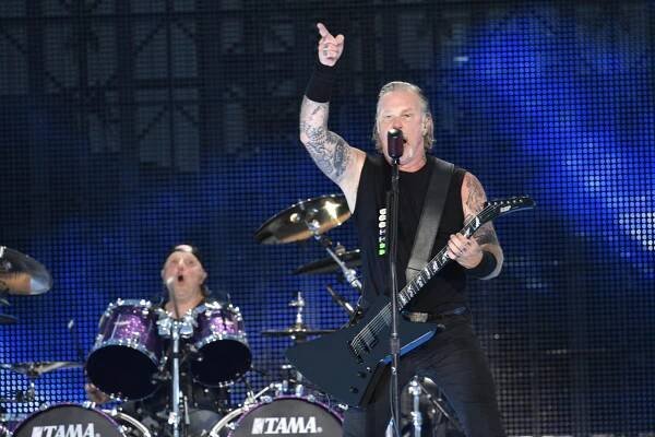 Metallica zahrála v Praze Morriconeho i Jožina. Poslechnout si ji přišlo na 70 tisíc fanoušků