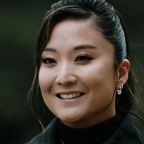 Die coolste Blazer-Alternative für den Herbst 2025? Trägt Ashley Park!
