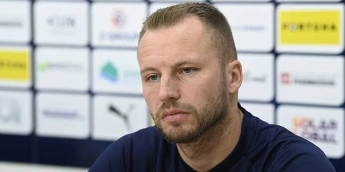 Fotbalista Michal Kadlec údajně dlouho podváděl svou partnerku, se kterou má syna.