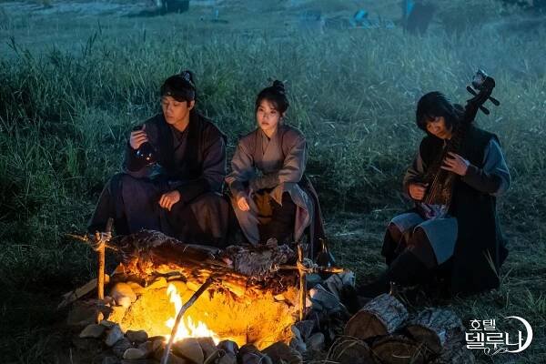 Do-Hyun Lee, IU, Tae-sun Lee - Hotel delluna - Fotosky
