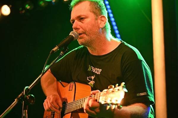 Podívejte se: Xavier Baumaxa přivezl Kutné Hory svůj severočeský folk