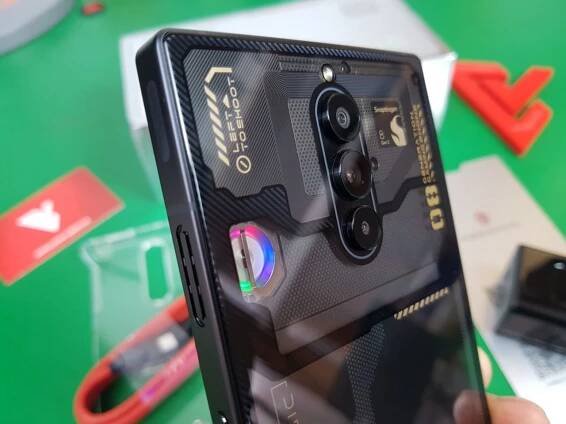 Nejlepší herní telefon na trhu? Recenze REDMAGIC 8 Pro