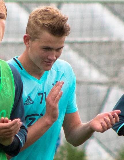 Soubor:Ajax Open Training (28285488372).jpg – Wikipedie