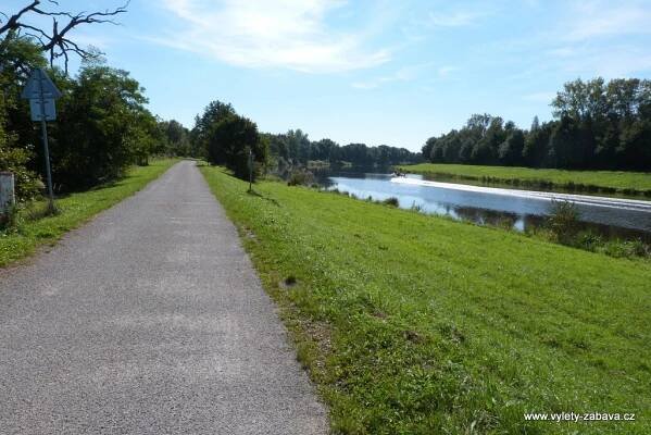 Cyklostezka Hluboká nad Vltavou – České Budějovice - popis cyklotrasy, mapa, fotky