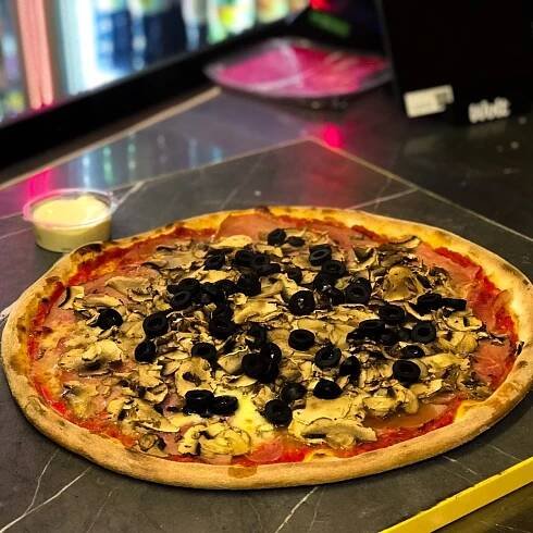 JM PIZZA | Wolt | Doručení | Praha