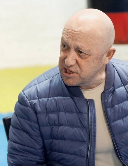 FOTO: Jevgenij Prigožin měl spát s pannami, aby si prodloužil mládí. – stránka 25