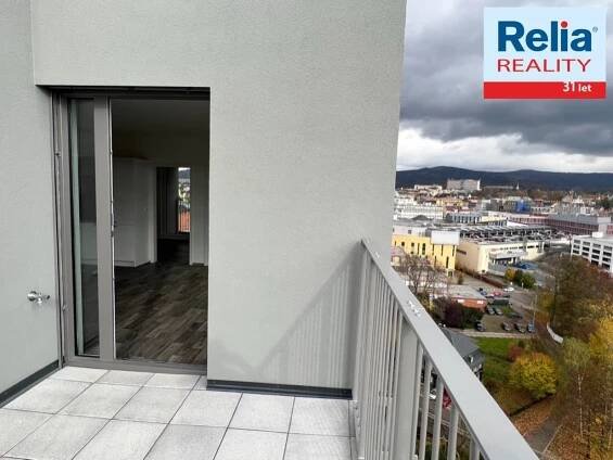 Pronájem bytu s lodžií a 2 terasami, 86 m2 + parkováním v centru Liberce - Residence Nábřeží