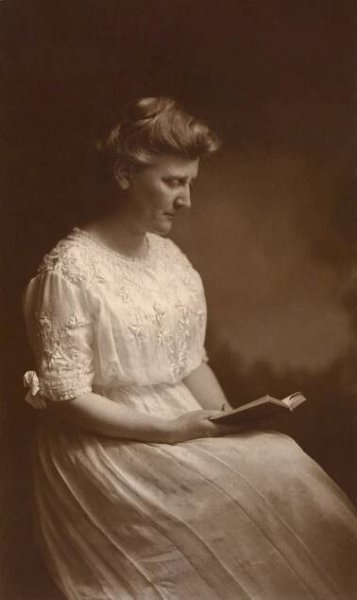 Mary White Ovingtonová
