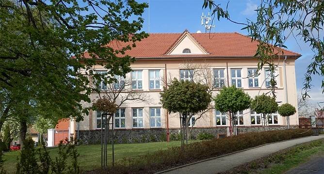 Základní škola a mateřská škola