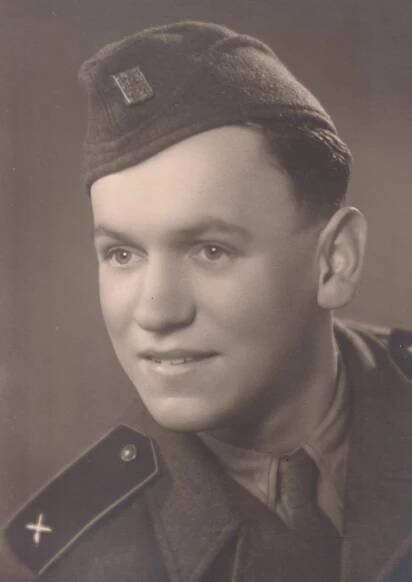 V době povinné vojenské služby, 1953