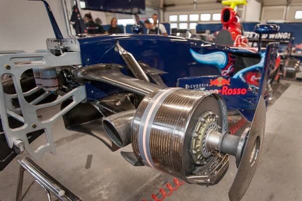 BOSS GP Brno, aneb F1 Toro Rosso STR3-04 s kterou Vettel nestartoval
