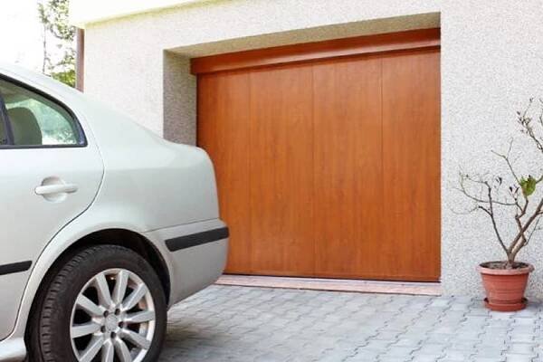 Boční garážová vrata - Profíci na stínicí techniku