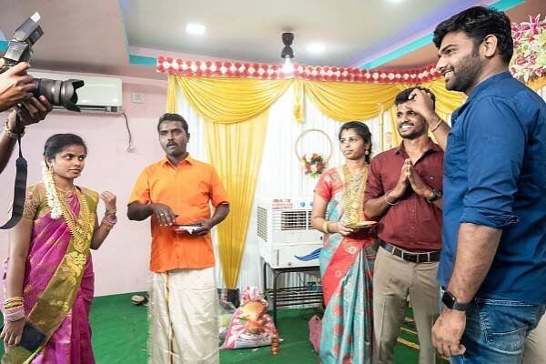 Pon Prabakaran - Candid, Documentary Wedding Photographer, Chennai - Muhurthakaal | Vinoth & Ranjitha
