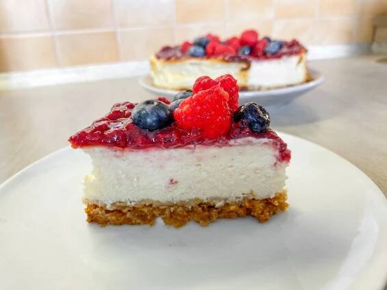 Vanilkový cheesecake s lesním ovocem